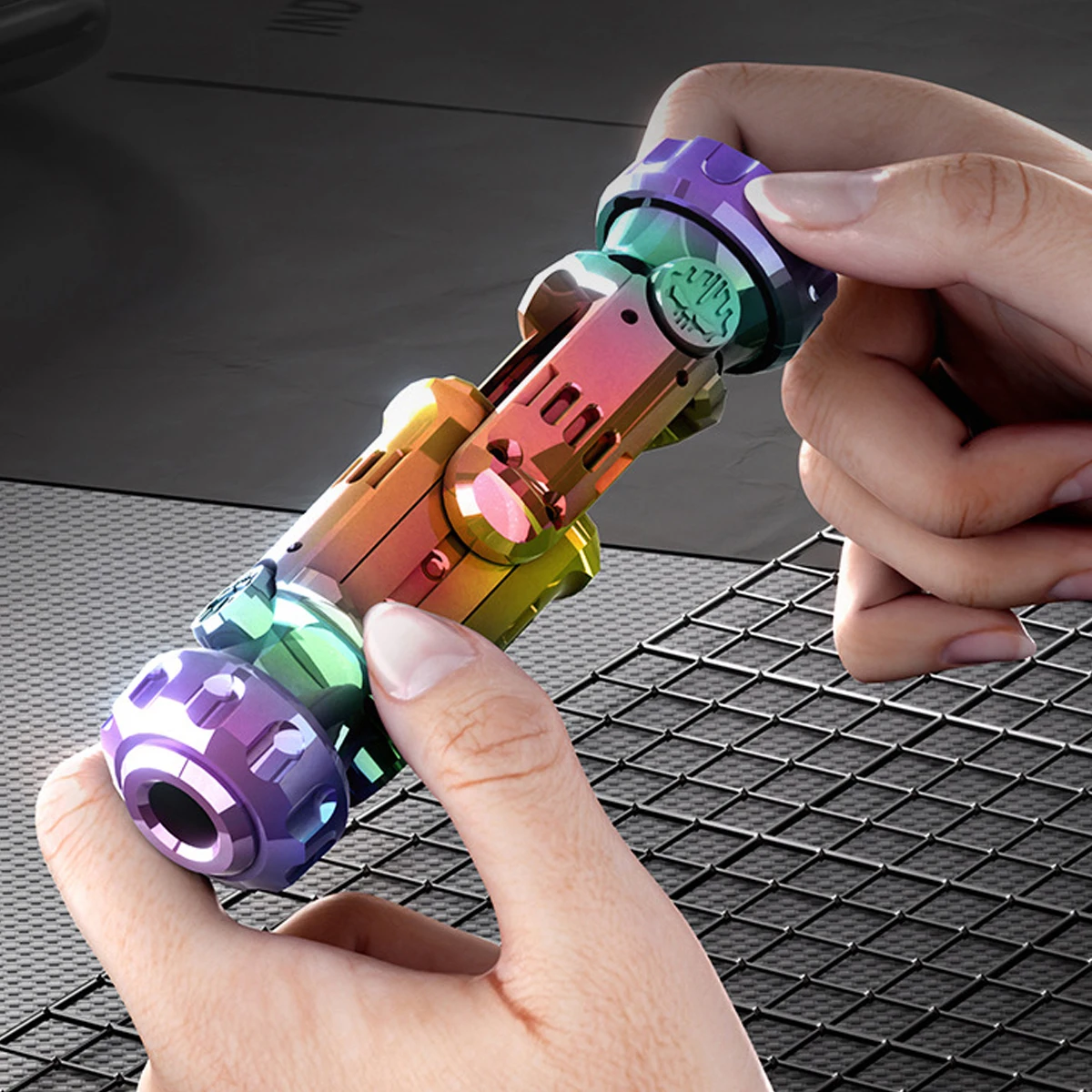 AQzxdc Shock Bomb Fingertip Mini Pistol Roller Launch Wypoczynek Dekompresja Dzieci i studenci Prezent Stun Pistolet