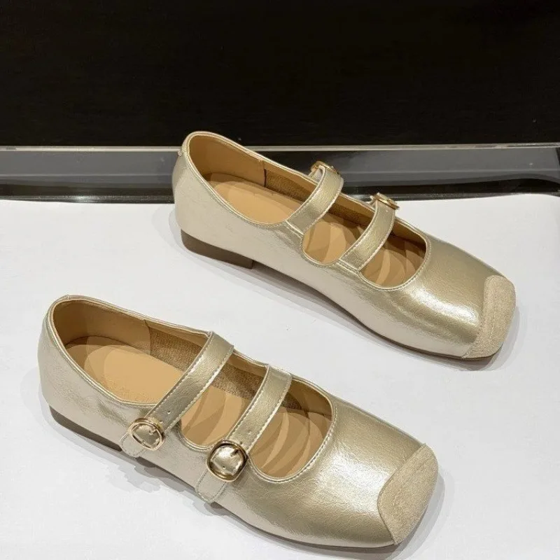 Женские модные туфли на плоской подошве, размеры 35–40, легкие балетки с квадратной головкой и неглубоким носком, мягкие балетки с пряжкой, удобные кожаные одинарные туфли