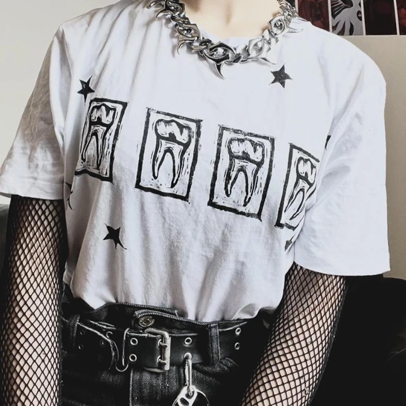 four leaf clover graphics Print Tee Emo Girl Grunge Streetwear Harajuku Goth Cute Short Sleeve Y2K clothes T-shirts Top woman