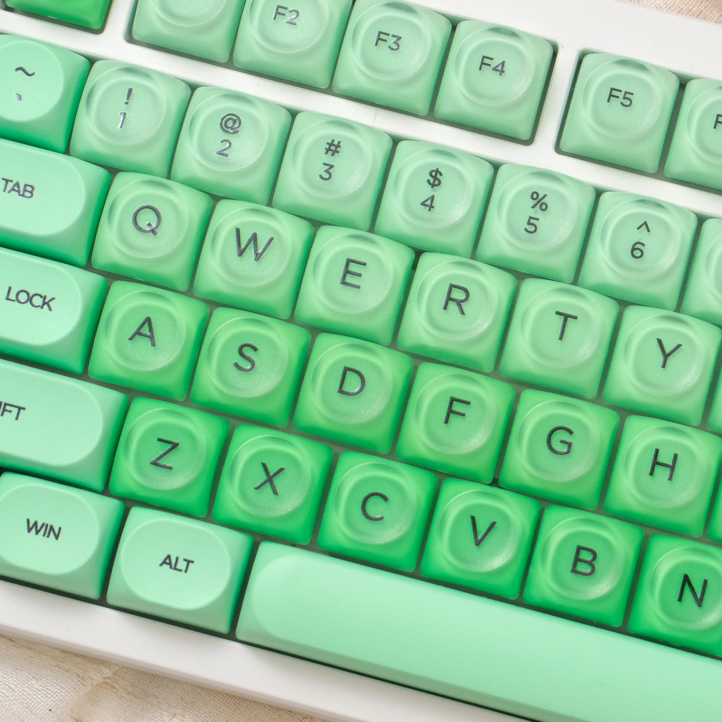 Copritasti per PC semitrasparenti personalizzati Green Cloud 132 tasti Profilo HOA Copritasti PBT a doppio scatto per interruttori MX Tastiera meccanica