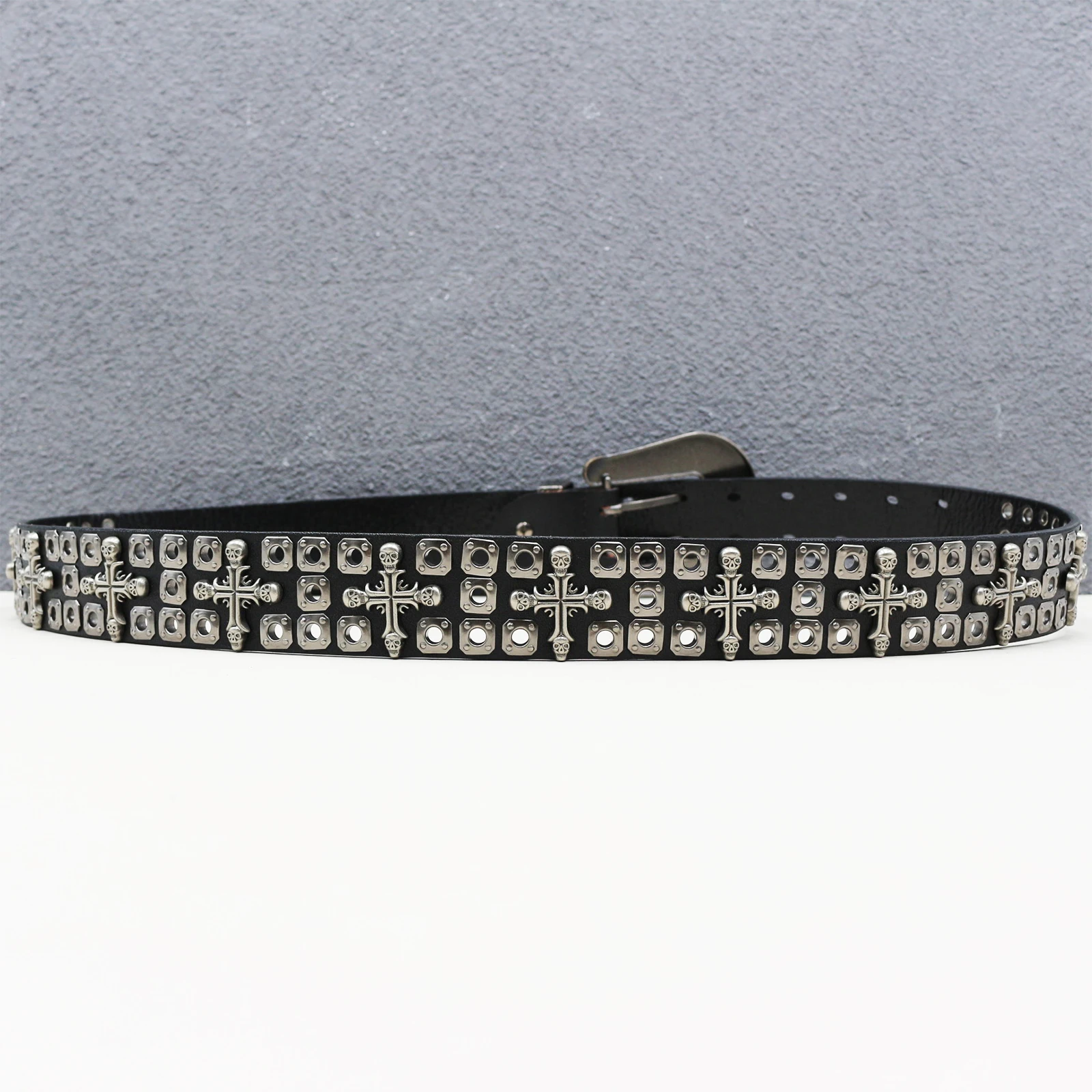 Handmade gothic Y2K Metal Punk Rock Rivet Belt Punk Genuine Leather Belt Threads Studded Goth Belt with Skull Buckle 3-Piece Set