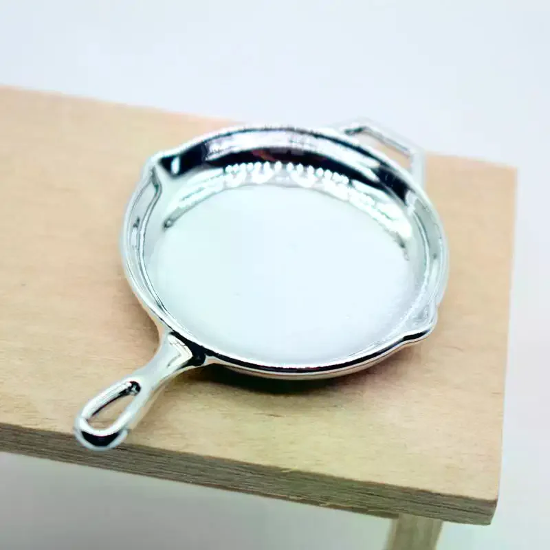 1 pçs casa de bonecas em miniatura mini liga pan modelo cozinha funiture acessórios para casa boneca decoração crianças fingir jogar brinquedos presente