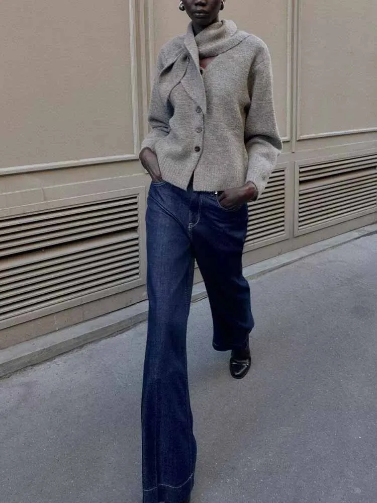 

European and American style winter new arrivals fashionable and simple women's clothing design scarf and knitted cardigan