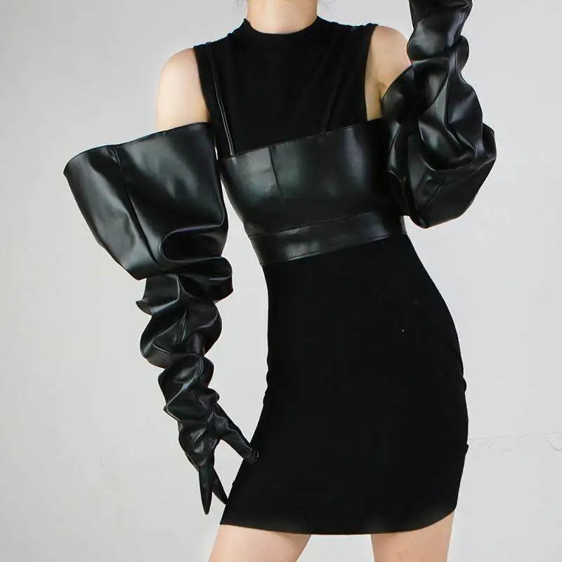 85 cm lange PATENT-HANDSCHUHE, Unisex, Kunstleder, glänzend, goldfarben, schwarz, locker sitzende PUFF-Ärmel, breite Ärmel, modisch – Detail 27