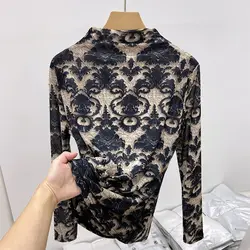 Noble and Sophisticated Trendy and Fashionable Long Sleeved Top with Mesh as the Base Layer