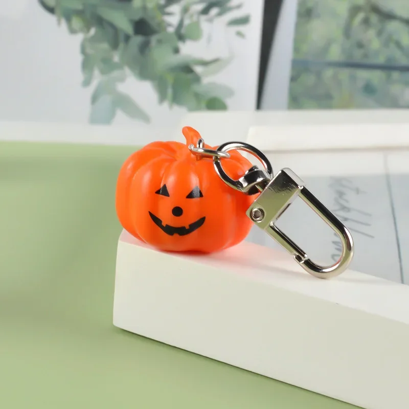 Porte-clés Créatif en PVC avec Tête de Citrouille d'Halloween, Mini Modèle de Voiture, Pendentif de Sac, Accessoires Personnalisés pour Couple, Cadeau