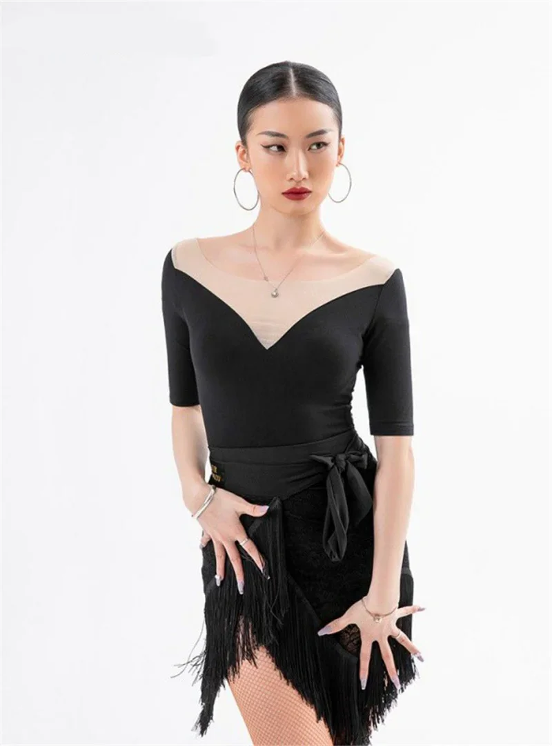 ชุดเต้นลาตินสำหรับผู้หญิง ประดับพู่ ผ้าคลุมสะโพก กระโปรงผ้าขนหนู ชุดเดรสลูกไม้เซ็กซี่ เสื้อสำหรับเต้นบอลรูม แขนยาว คอวี ผ้าตาข่าย