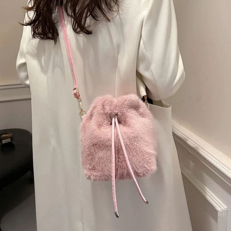 

Stylish Women's Lotus-Patterned Leather Tote Bag With Pillowy Lightweight Soft Elegant Malta Casual Daily Look