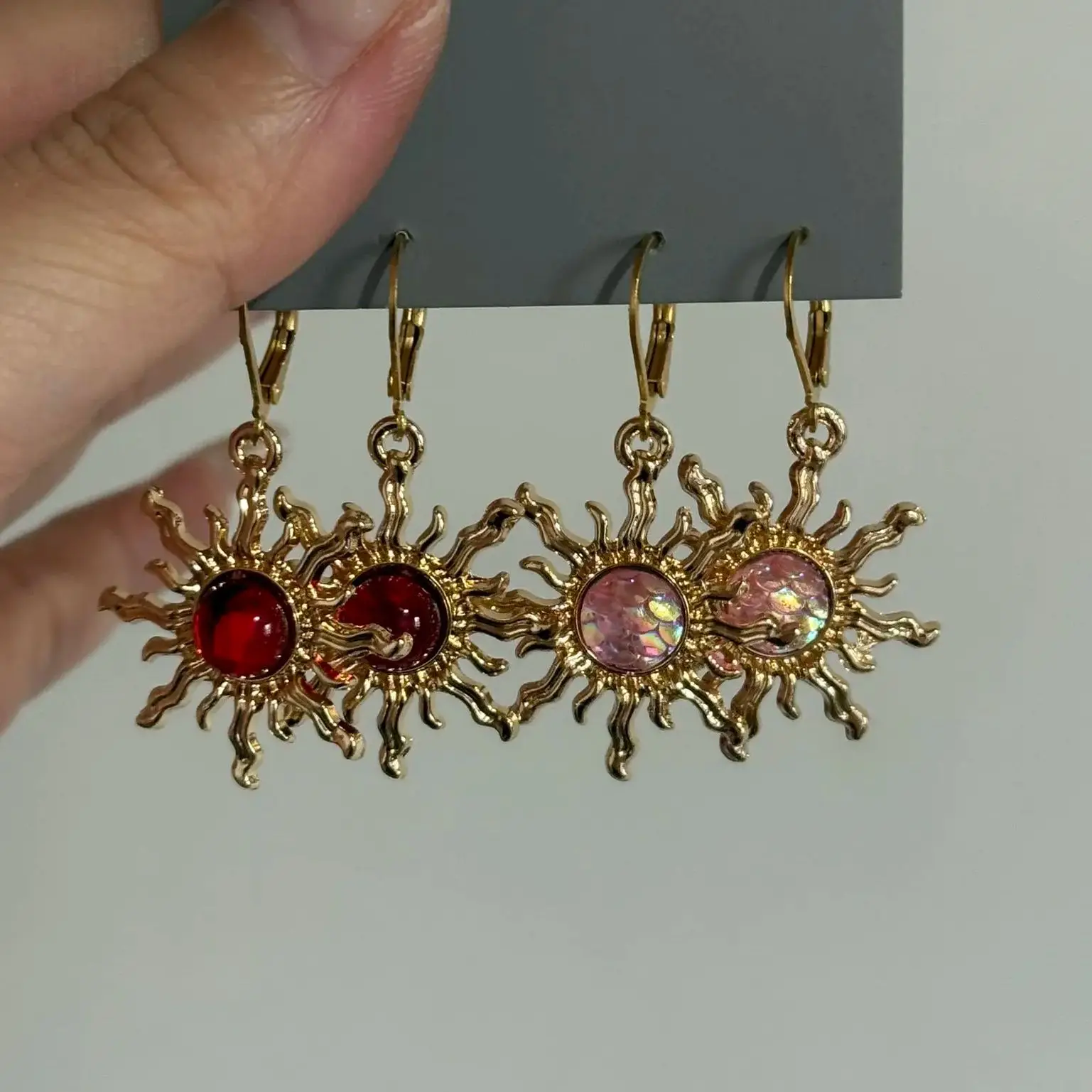 Vintage Personality Elegant Sun Flower hoop Earrings for Women New Trend Girl Classic Party Wedding Pendant Charm Jewelry Gift