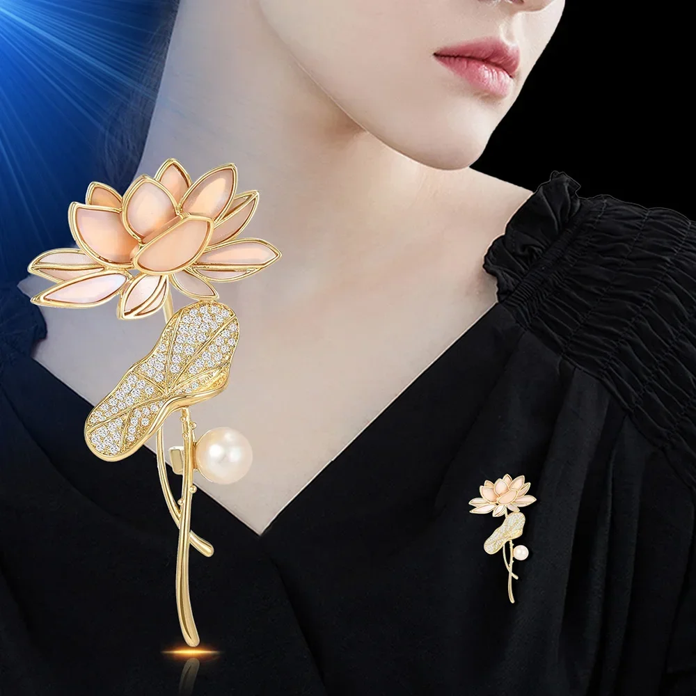

Enamel Crystal Pearl Lotus Flower Brooches for Women Rhinestone All-match Plants Party Office Brooch Pins Best Gift