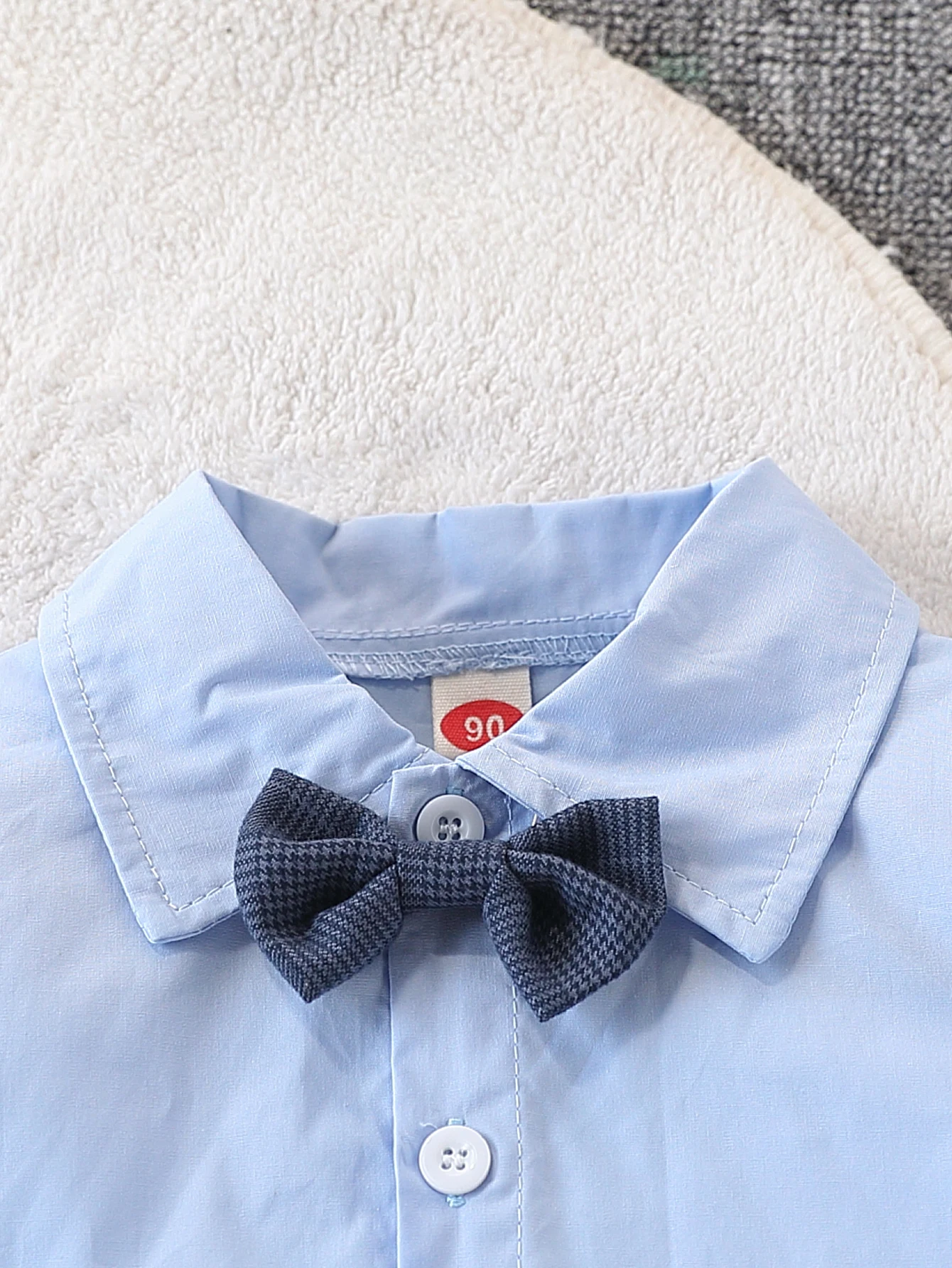 3-teiliger Anzug für Babys, bestehend aus Weste mit Karomuster, einfarbigem Hemd, Fliege und Hose mit Karomuster, ideal für Hochzeitsfeiern und für alle Jahreszeiten. – Detail 5