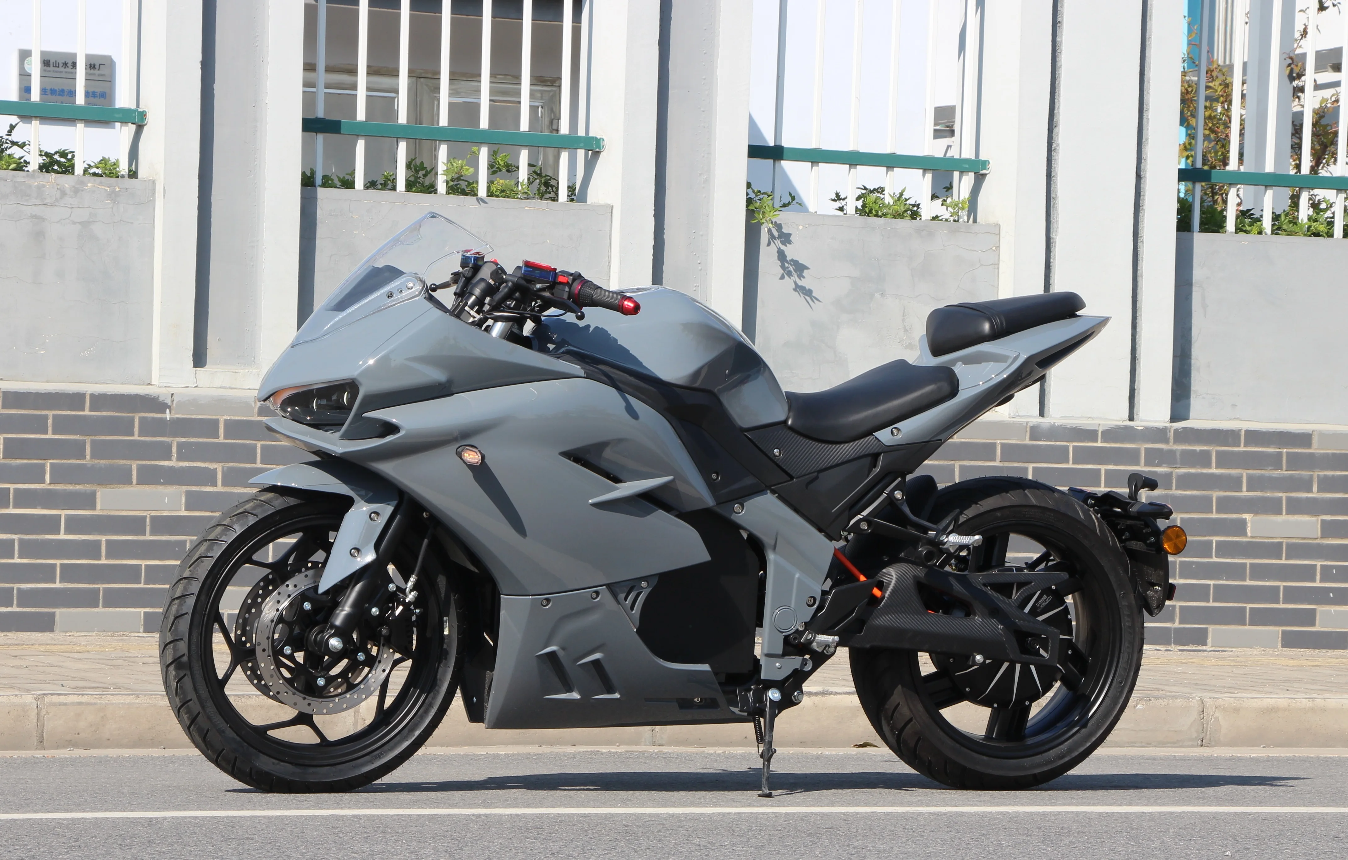 STLF 2026 New Style High-Performancer Electric Motorcycle 5000W Mid Mounted Chain Motor With72V80A Battery Battery Range