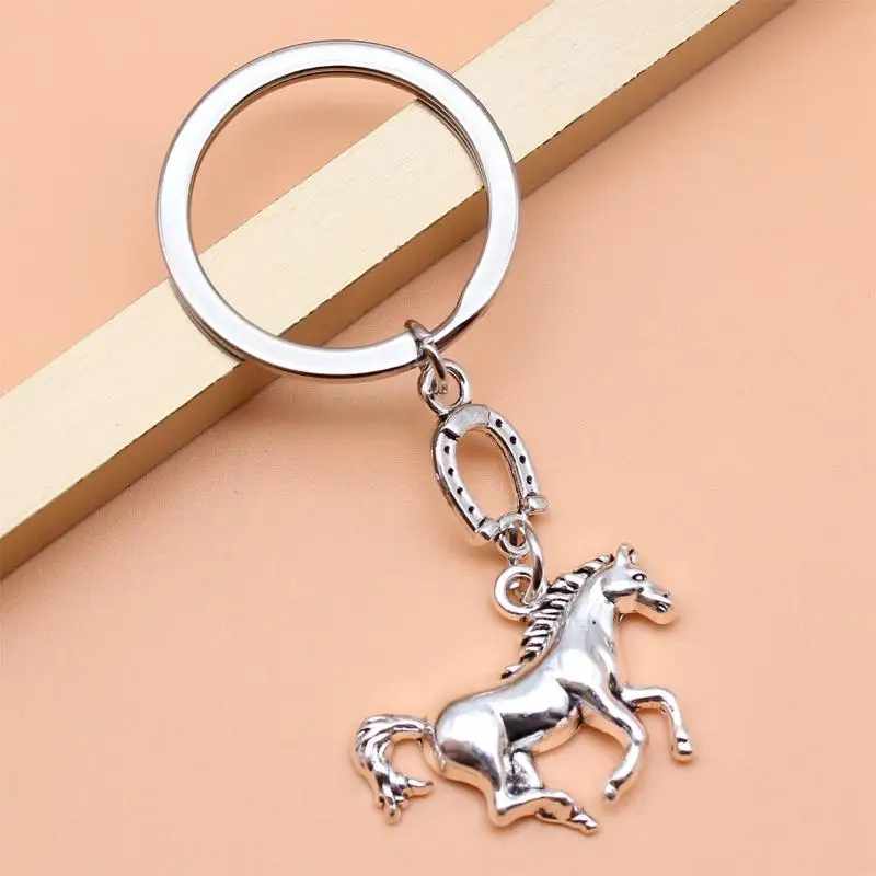 Kreativer Pferde-Metall-Schlüsselanhänger Vintage Pferde-Anhänger Schlüsselring Taschen-Schlüsselanhänger Dekoration Neujahrs-Maskottchen Souvenir Geschenk – Detail 1
