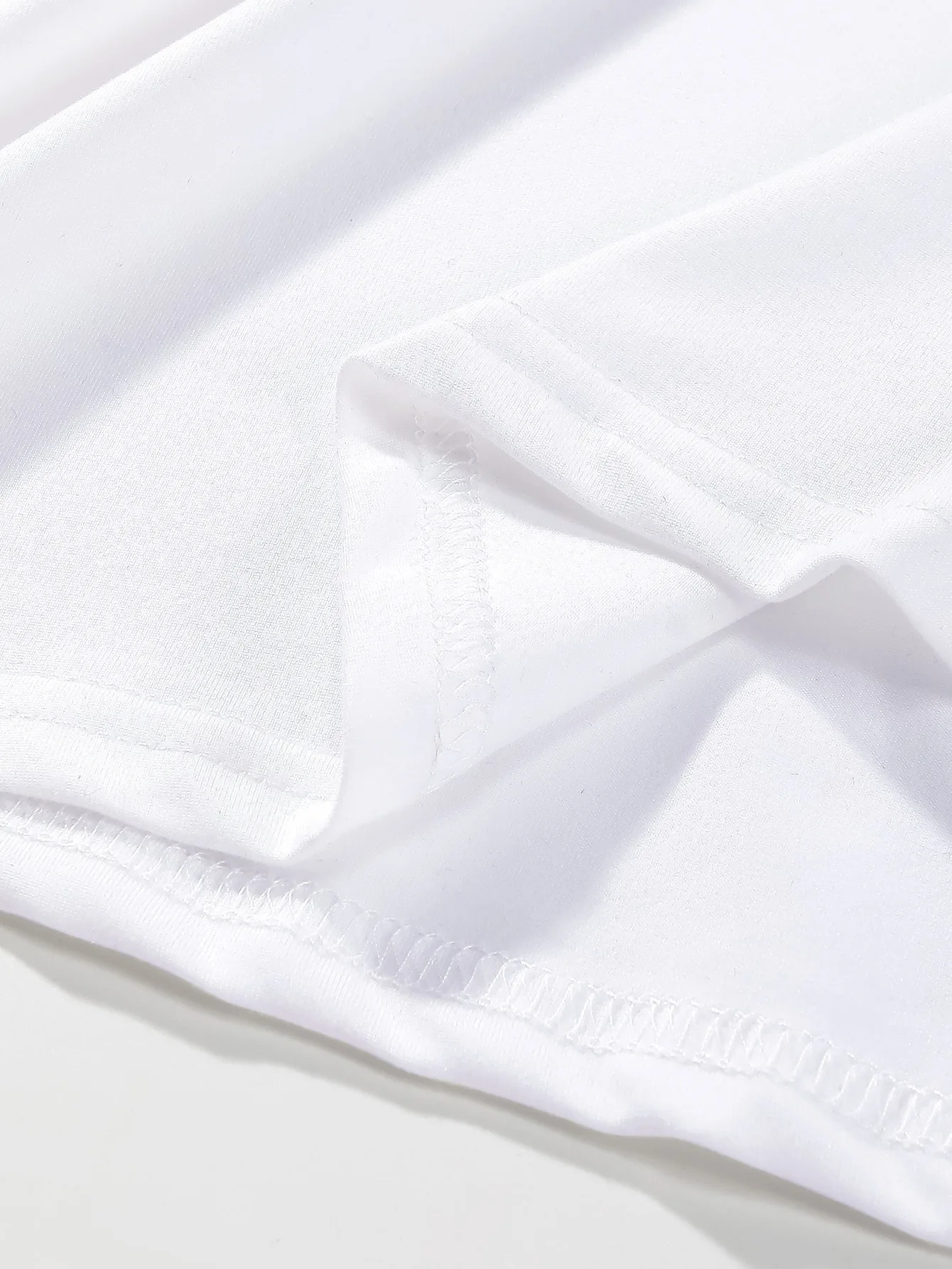 Bruce Springsteen T-shirt met grafische print, casual top met korte mouwen en ronde hals voor dames, zwart en rood "EN DE WERELD OP JE ZIJDE"