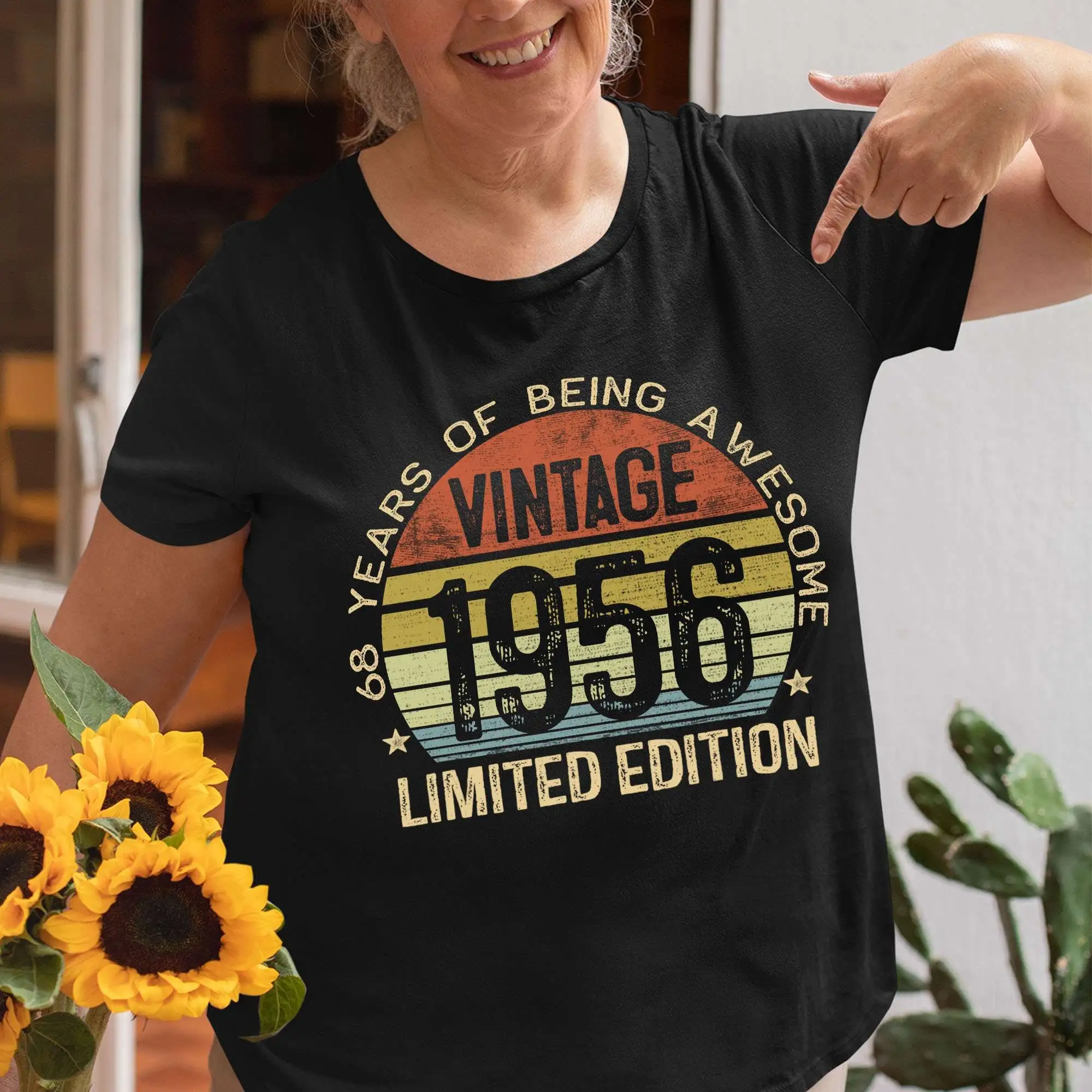 Vintage 1956 Limited Edition 68 Years Of Being Awesome Mens T shirt Retro SweaT Born In Men 68th Birthday Party