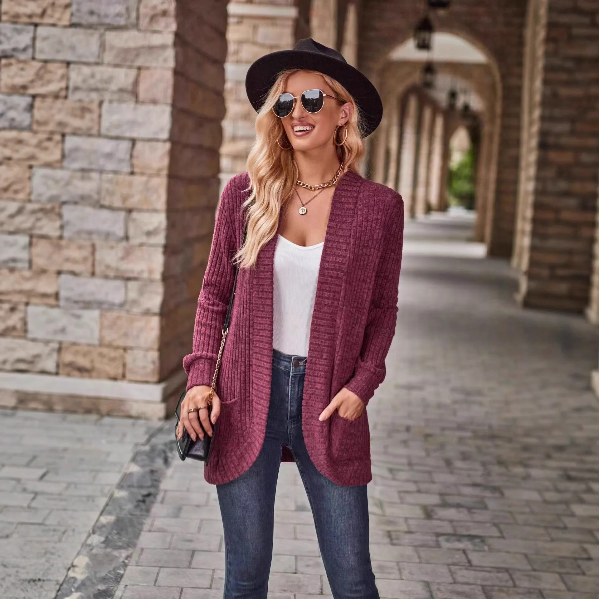 

2025 Европейская и американская трансграничная модная вязаная куртка-кардиган, стиль женской одежды