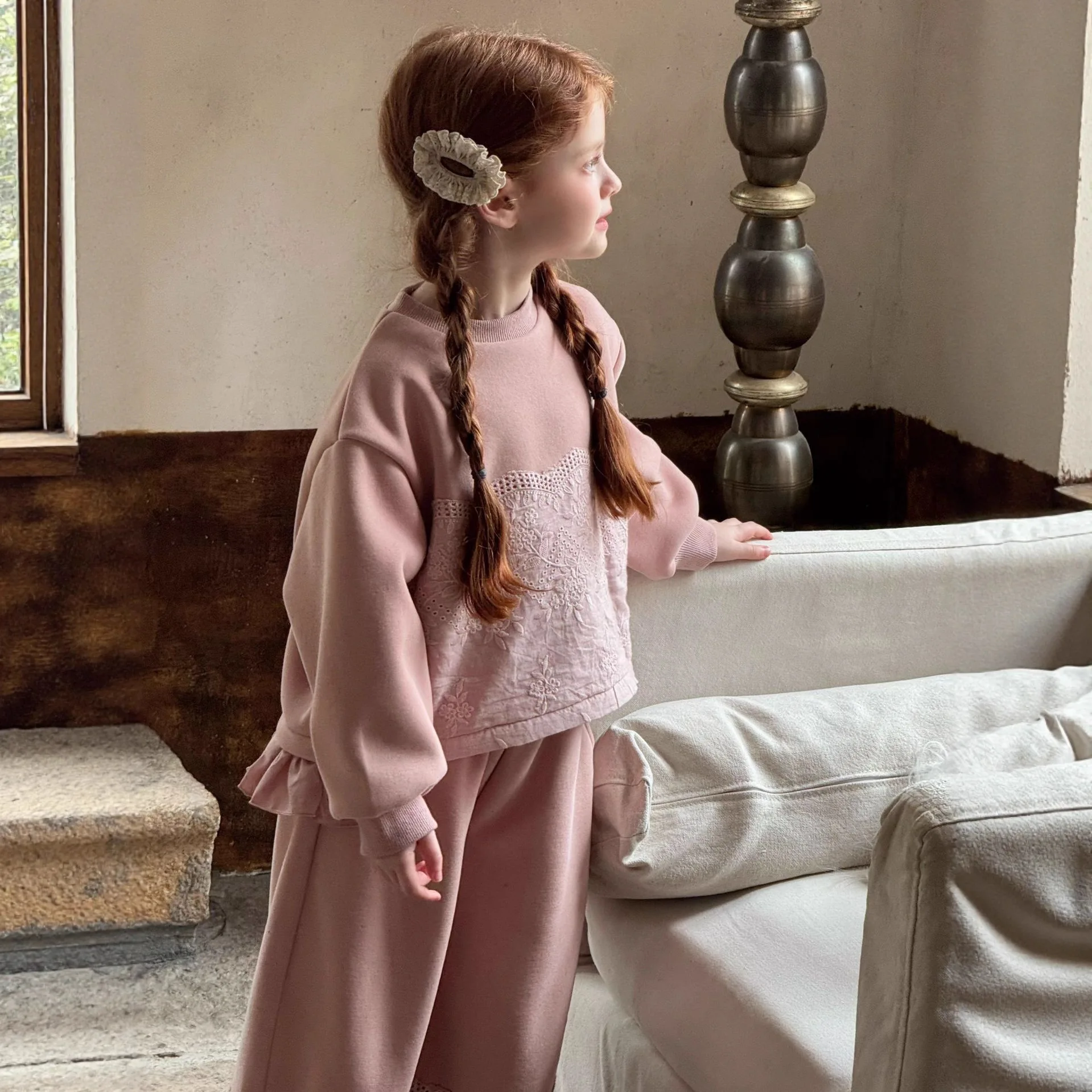 

2025 Autumn Winter New Children Clothing Girls Retro Lace Set Children Casual Leggings Two Piece Set