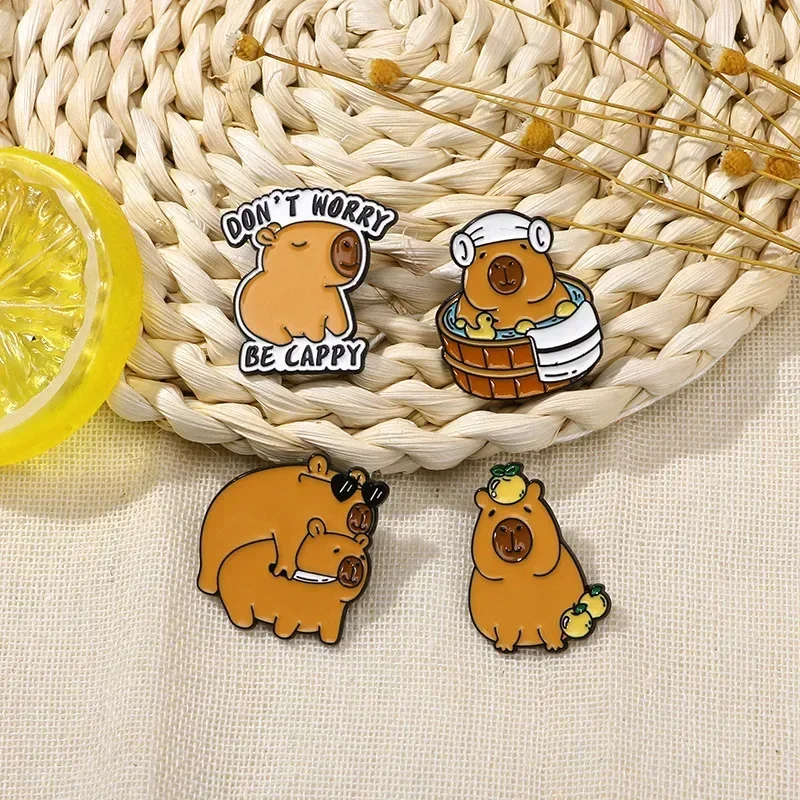 Moda bonito dos desenhos animados capivara esmalte broche mochila chapéu decoração metal lapela pino crachá para amigo acessórios de roupas