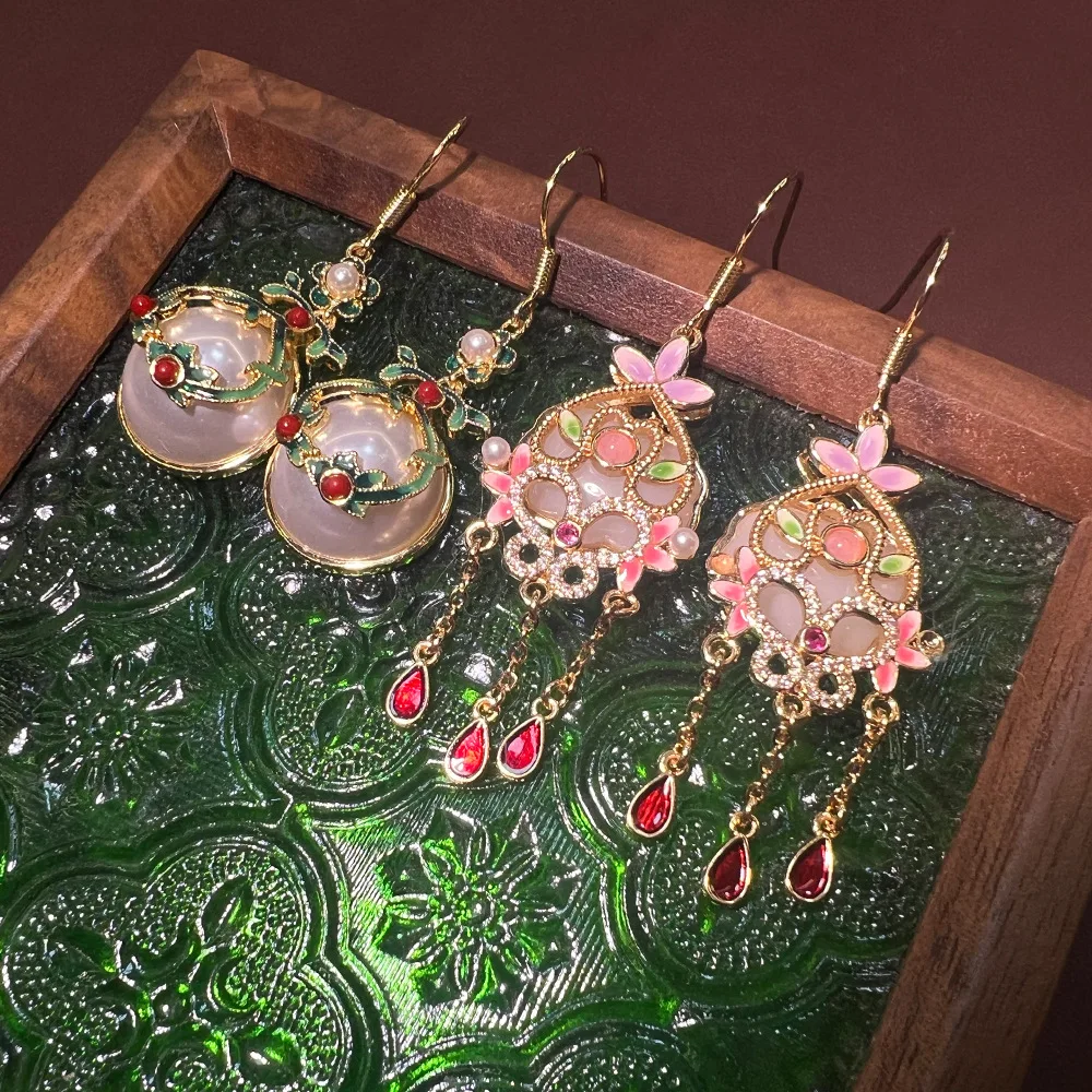 

24K court style white jade enamel color earrings, retro and elegant court style exquisite S925 high-end national style earrings