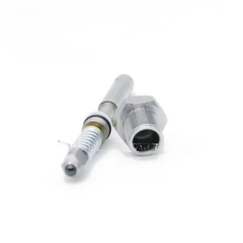 طقم إصلاح مسدس رش بدون هواء من توبسبراي 235474   لمسدس فليكس فضي بالإضافة إلى مسدس رش بدون هواء