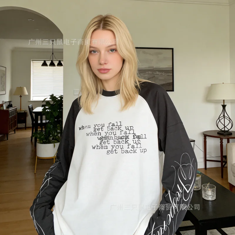 

Футболка с длинным рукавом в винтажном уличном стиле, с темным принтом, круглым вырезом, в европейско-американском стиле, 2026