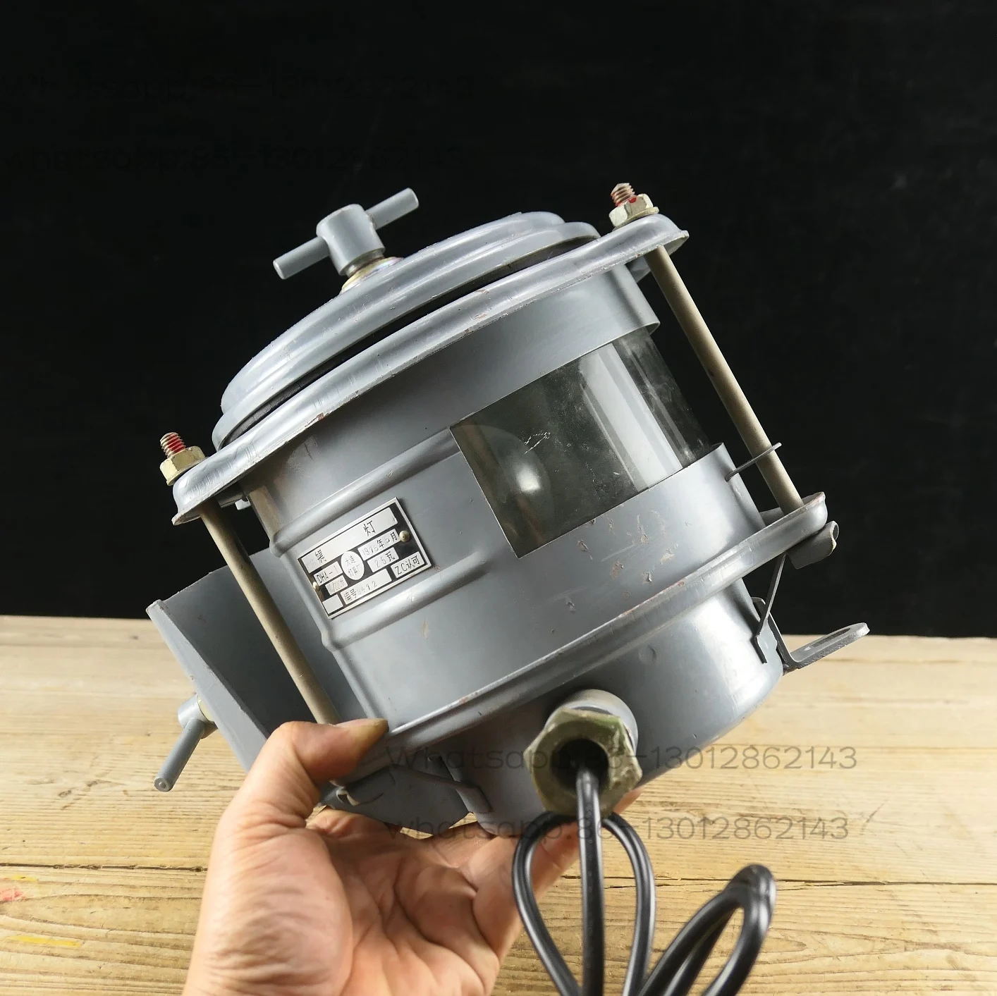 

1975 old boat light marine stern light beacon light can be wall hung and can be used as industrial wind decorative lamp