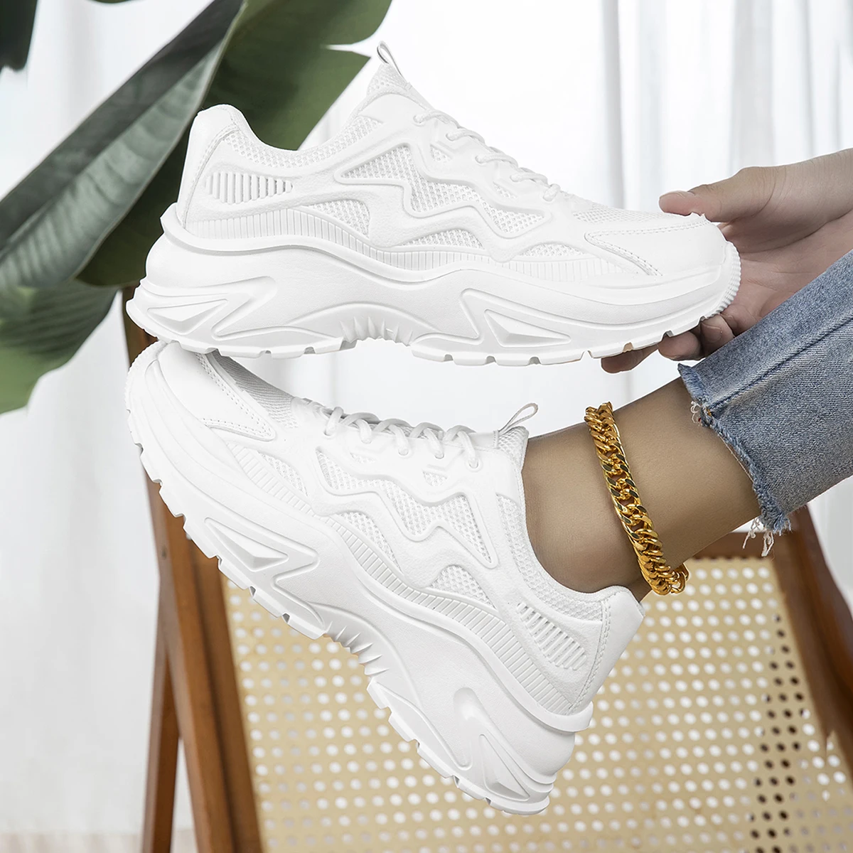 2026 New Women's Casual Sports Shoes, Thick-Soled Non-Slip and Wear-Resistant Dad Shoes, Multi-Functional Breathable Mesh Shoes for Commuting, Fashionable and Versatile Shoes