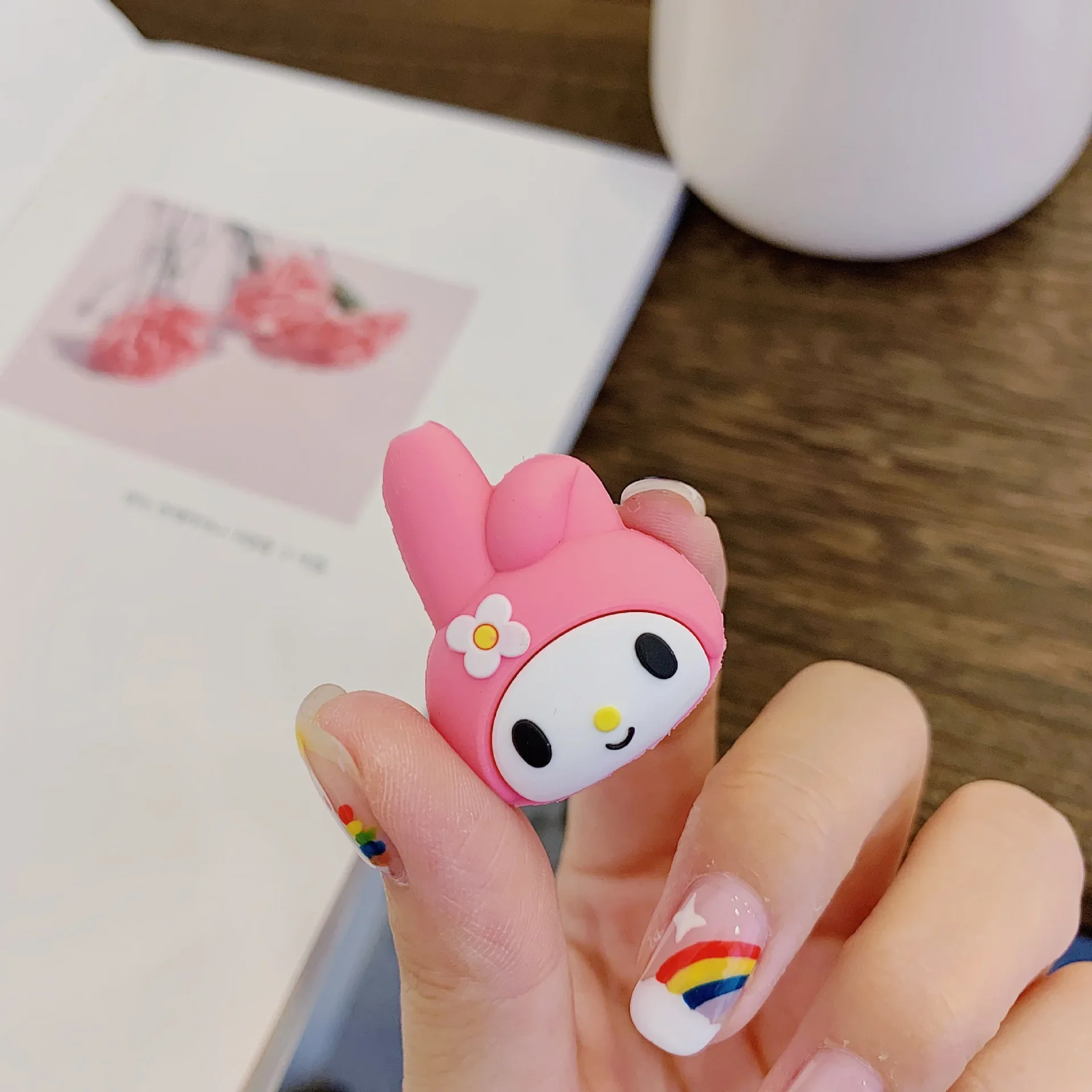 การ์ตูน Sanrio ป้องกันสาย Bites Wire Organizer Winder Saver สําหรับสายชาร์จ USB ข้อมูลสายหูฟังสายไฟ Protector ฝาครอบ