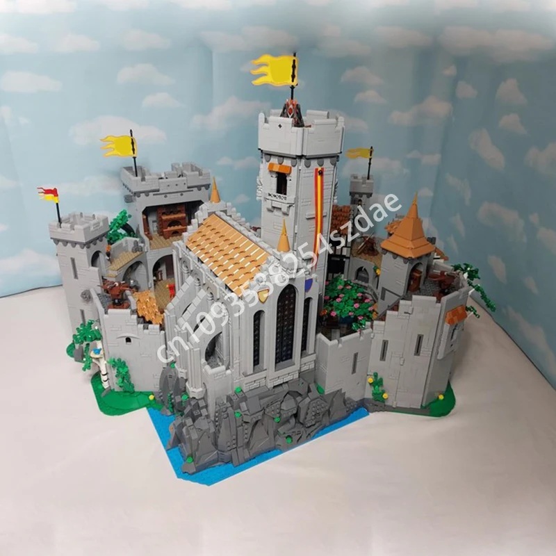 

8848pcs MOC The Completed Lion Knight's Castle Building Blocks Logical thinking up Educational idea Christmas toy Gift Creative