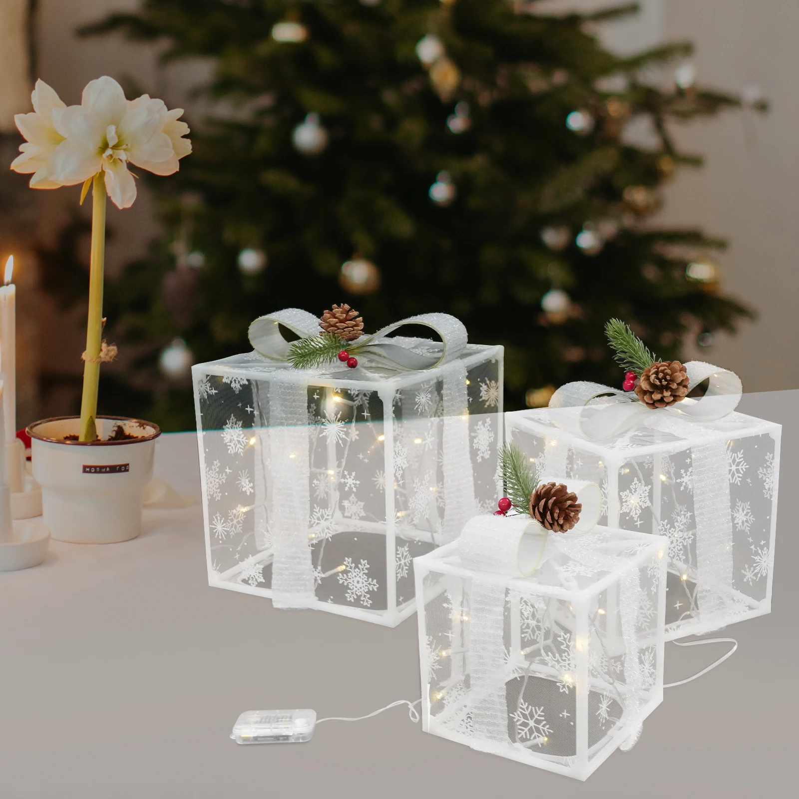 

Gift Box, Lighted Gift Boxes, 3 Pcs Set LED Lighted Decorative Box with White Mesh, Snowflake, Pinecone, 50 LED Warm White Light