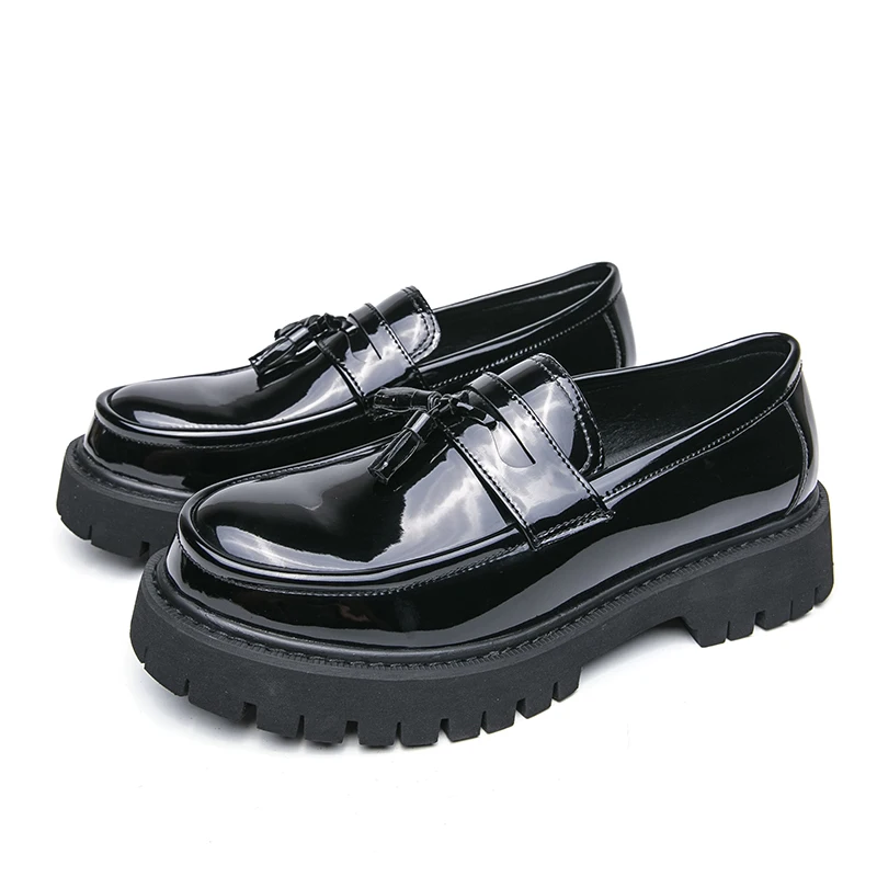 

Мужские повседневные кожаные лоферы на плоской подошве, дизайнерские деловые модельные лоферы, деловые офисные модные удобные туфли для вождения с толстой подошвой и кисточками