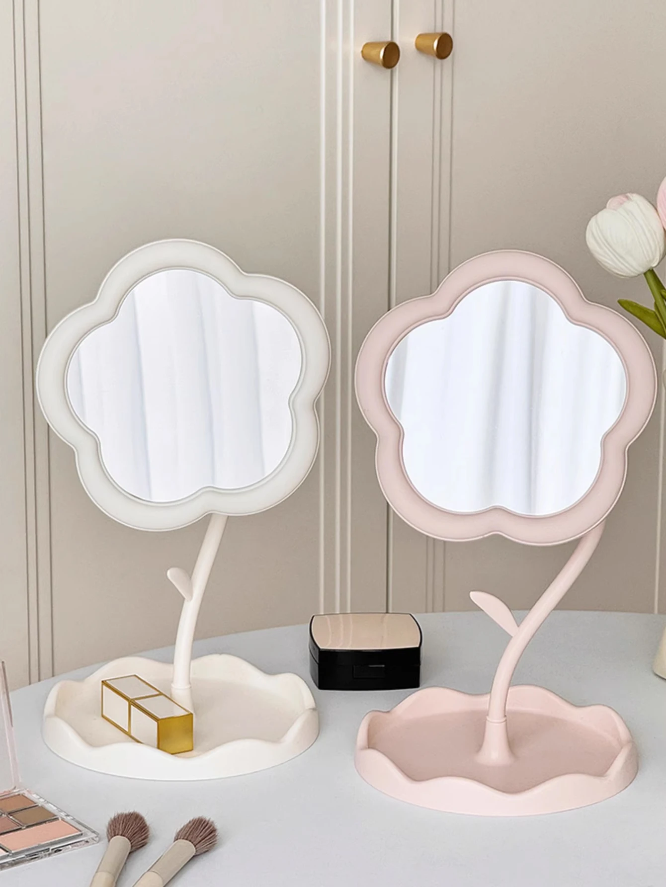 Cute Sunflower Rotatable Desktop Makeup Mirror Portable Cosmetic Vanity Mirror for Women Girls Dorm Room Gift