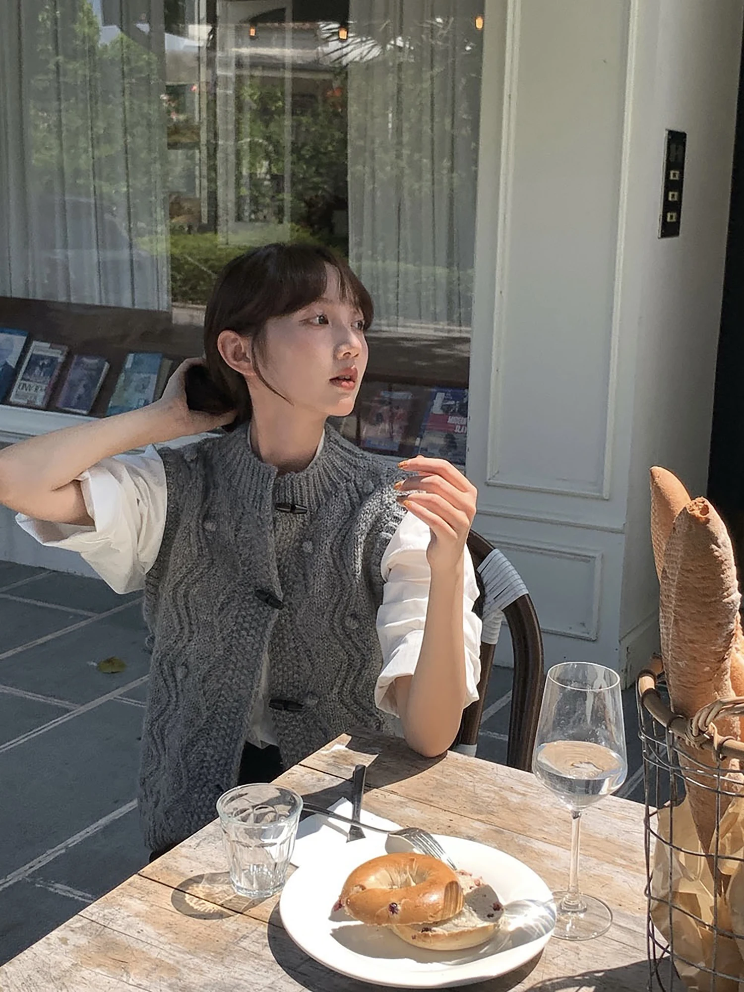 

Однотонный вязаный жилет женский осенне-зимний, модный, милый, с пуговицами в стиле Берлин Фог, с цветочным узором, шарф, стандартная длина