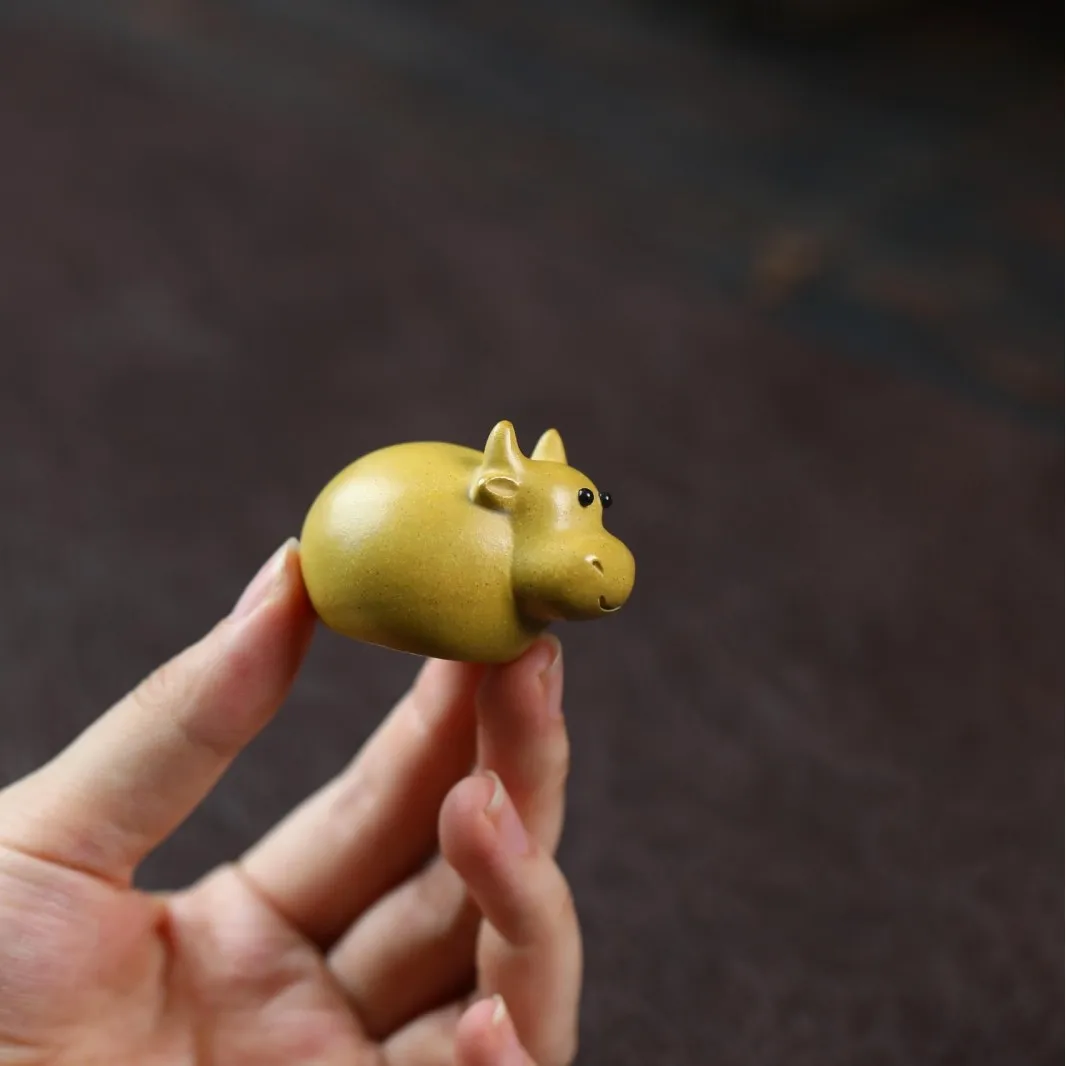 Creative Purple Clay Little Cow Ornament Set, Fortune-Bringing Zodiac Cute Cow, Adorable Table Decoration, Tea Accessory