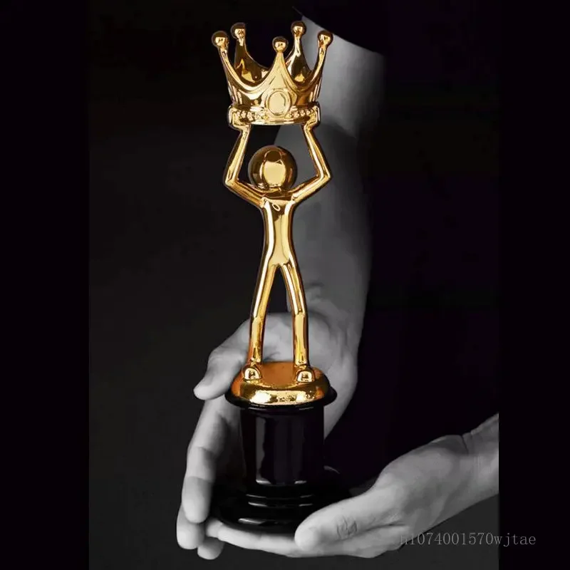 Customized Creative Character Crown Sculpture, Gold Plated Resin Trophy, Commemorative Engraved Children's Decor, Crystal Trophy