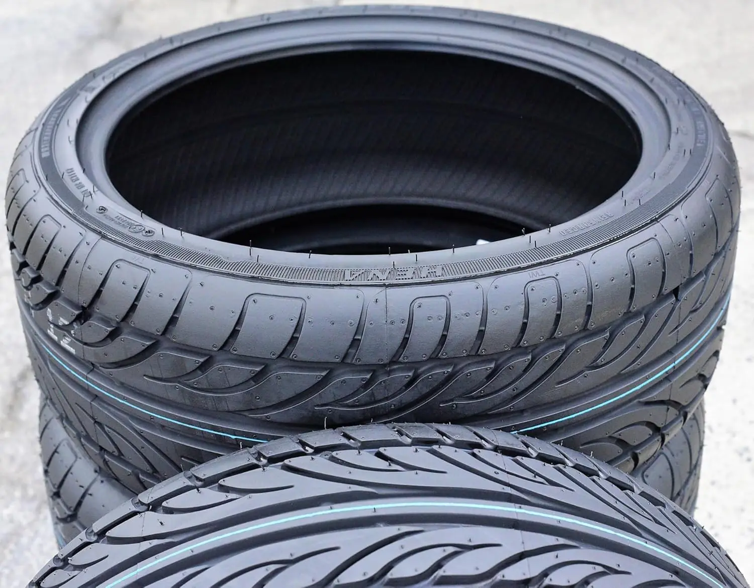 Lot de 4 pneus radiaux haute performance pour voiture de tourisme toutes saisons (235/45R17 235/45ZR17 235/45/17 235/45-17 97W