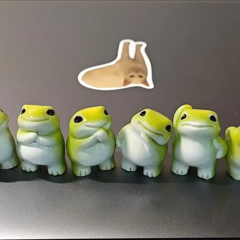 Cute Frog Figurine Mini Cartoon Frog Ornament Desktop Decoration Creative Table Decor Car Interior Decorative Gift