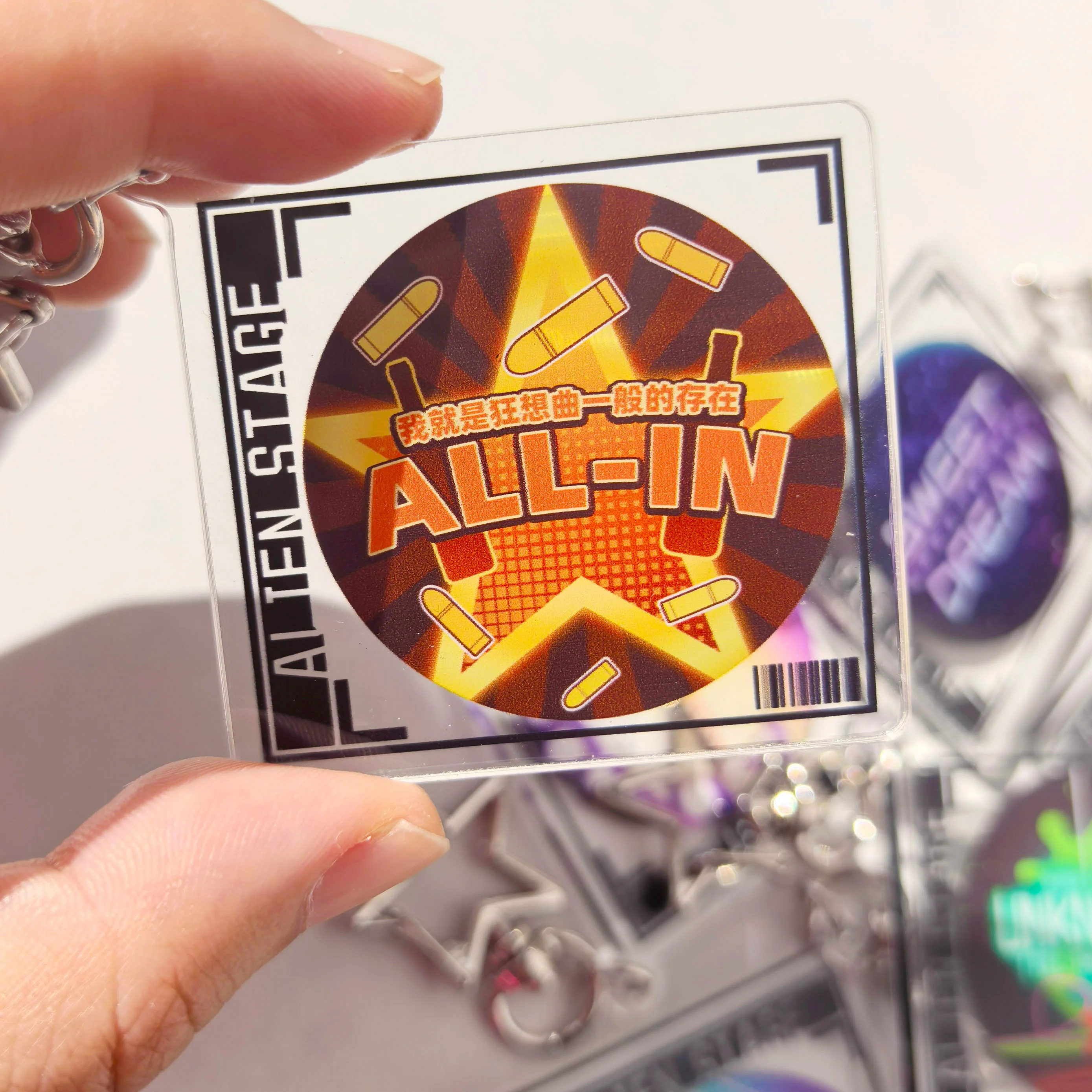 Alienstage أنيمي المفاتيح النساء CD سلسلة مفاتيح أكريليك للرجال حلقة رئيسية الاكريليك سيارة LUKA قلادة حفلة اليابان كوس الفتيات هدية