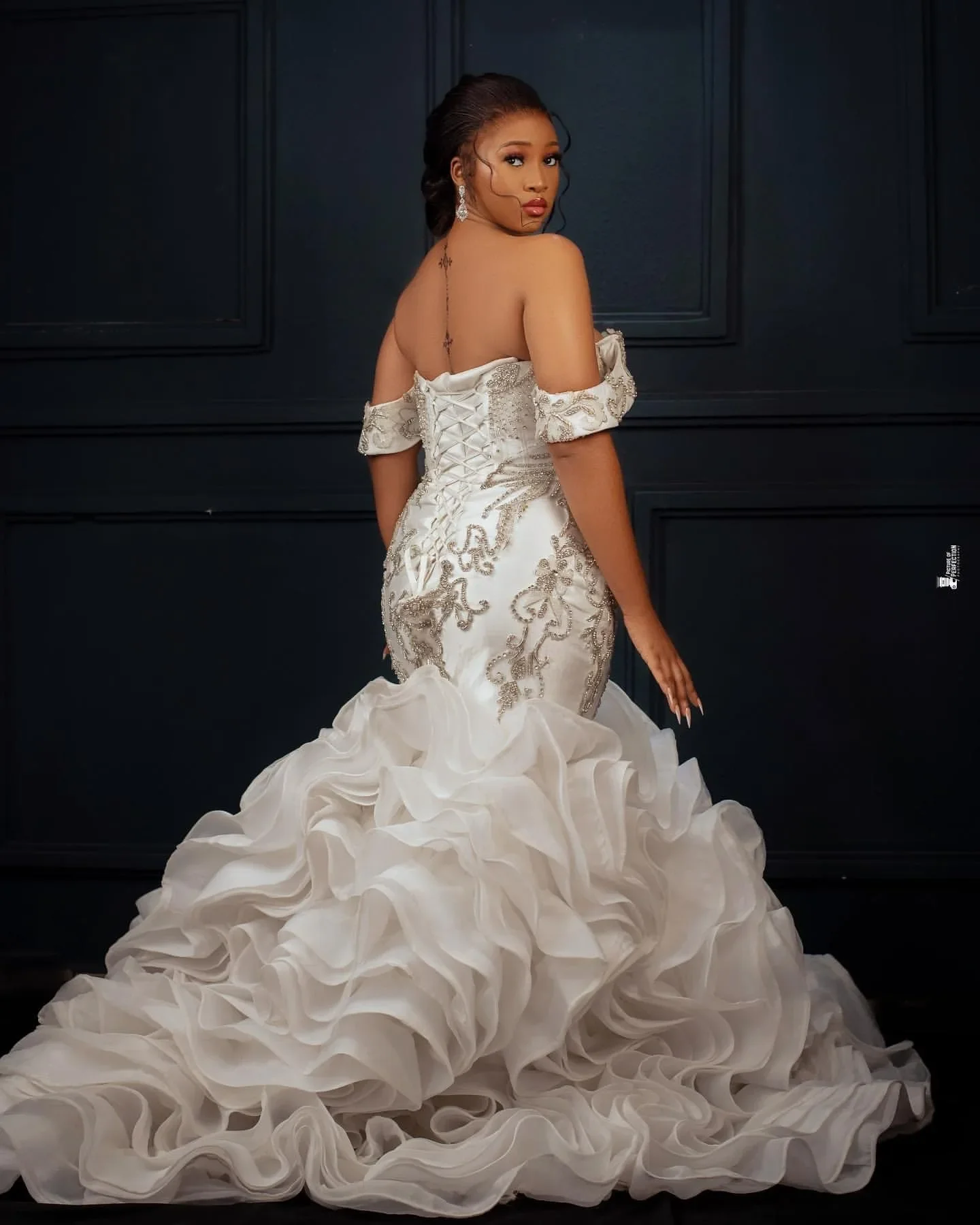 Customized Off the Shoulder Sparkly Crystals Beads Mermaid  Wedding Dress Robe De Mariée Cascading Ruffles Luxury   Bridal Gown