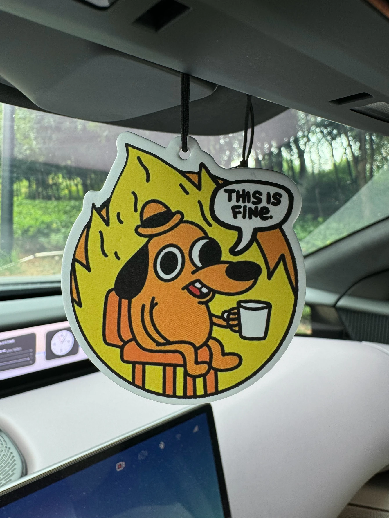This Is the Military, Tactical Fire Dog Hilton (Hotel Scent) Neutral Car Fragrance and Non-Toxic Air Freshener |   Natural Essential Oils and Aromatherapy Scent Tablets (Noroili/Grapefruit/Cedar) |   Hanging Type and Dual-Purpose with Vent Clip |   Long-Lasting Fragrance for 60-90 Days |   Deodorize and Purify the Air |   Suitable for Use in Cars, Homes, Wardrobes, and Bathrooms. |   Cartoon Animation Design |   Same Fragrance as the One Sold in the Store
