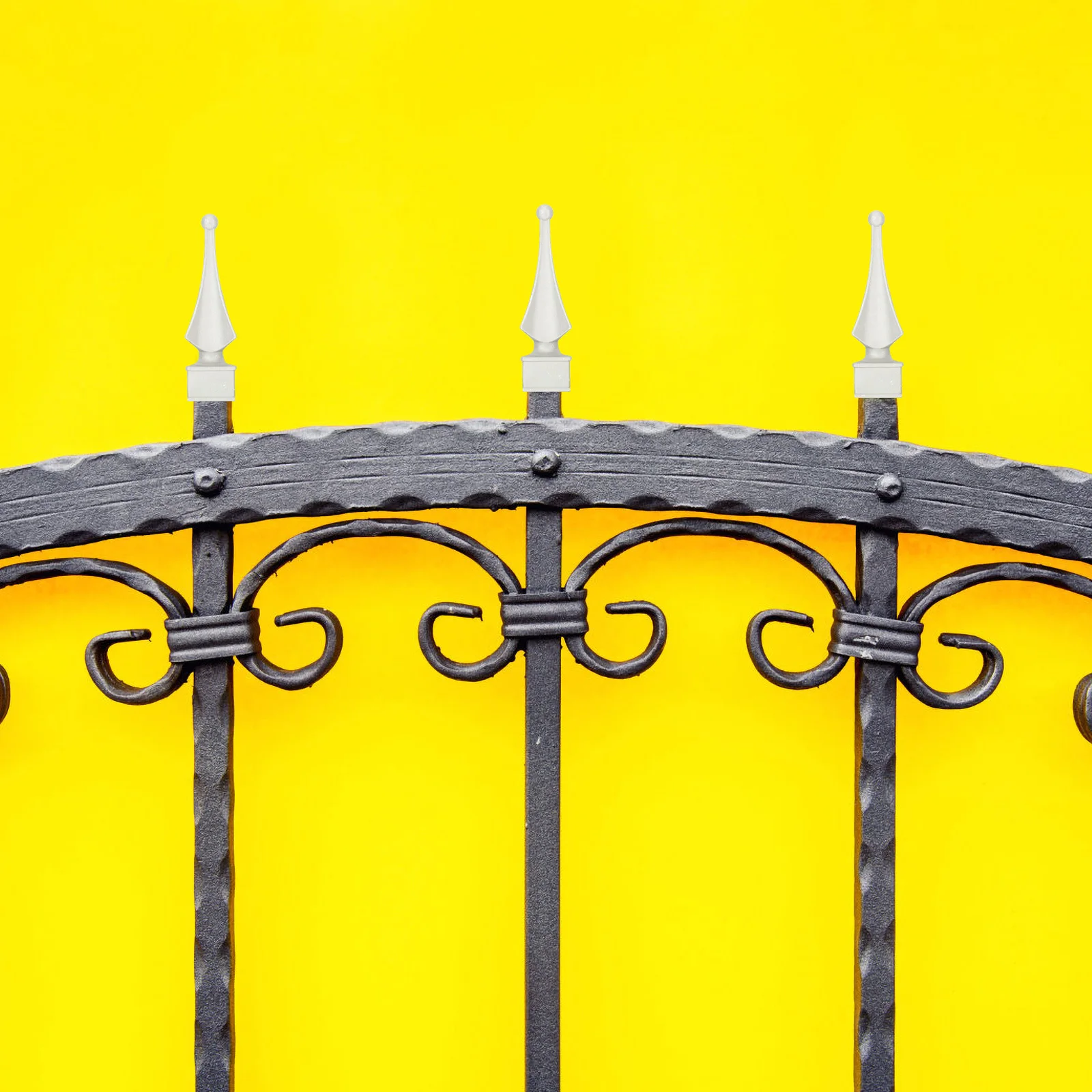 4 قطعة سبائك الألومنيوم سياج Spears Finials في الهواء الطلق ديكور سياج آخر قبعات ساحة بوابة القبعات العالية مقاومة الصدأ المعادن