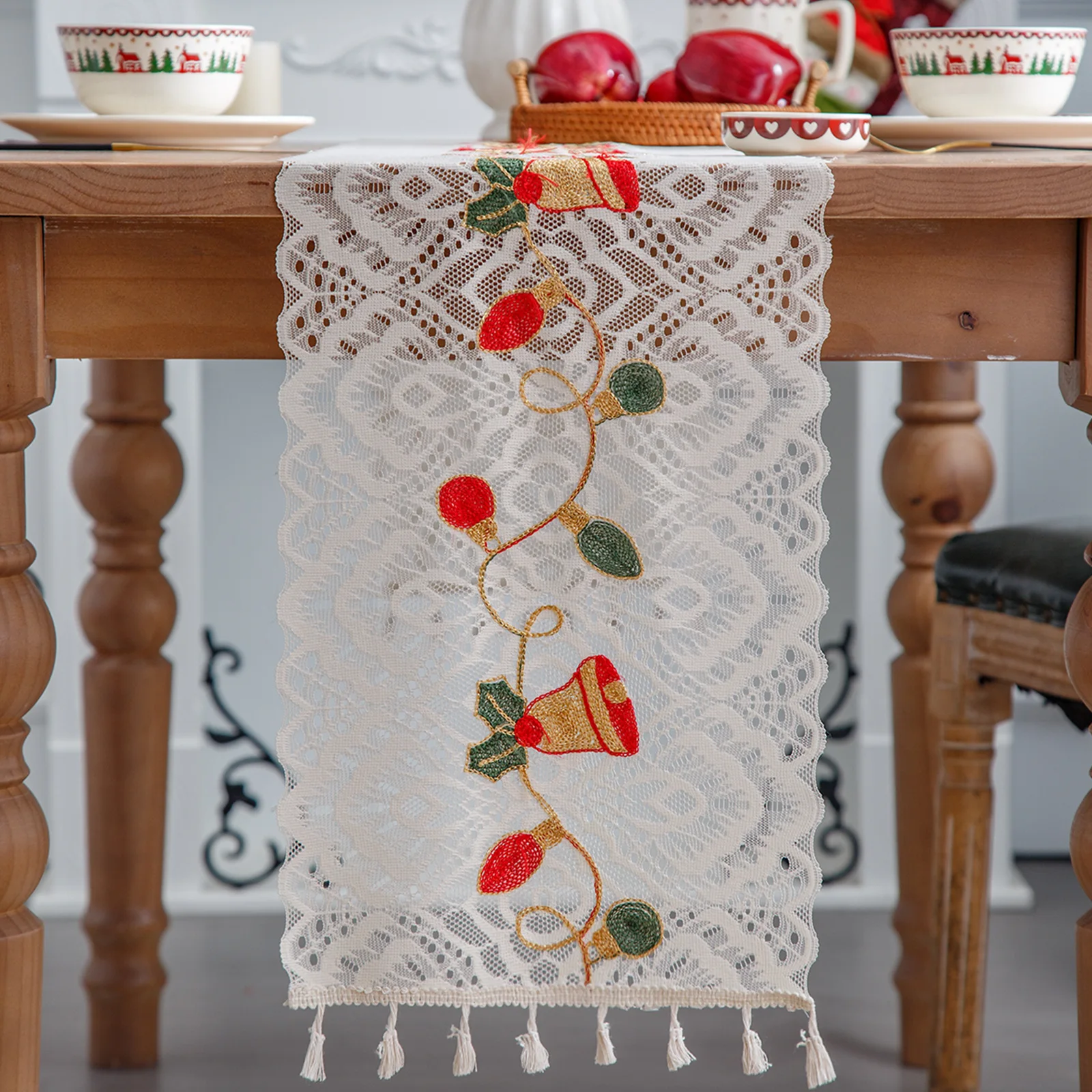 

Christmas Home Holiday Hollowed-up Table Runner American Light Luxury Lace Fringe Cover Cloth Crochet Cover Dinner Table Path