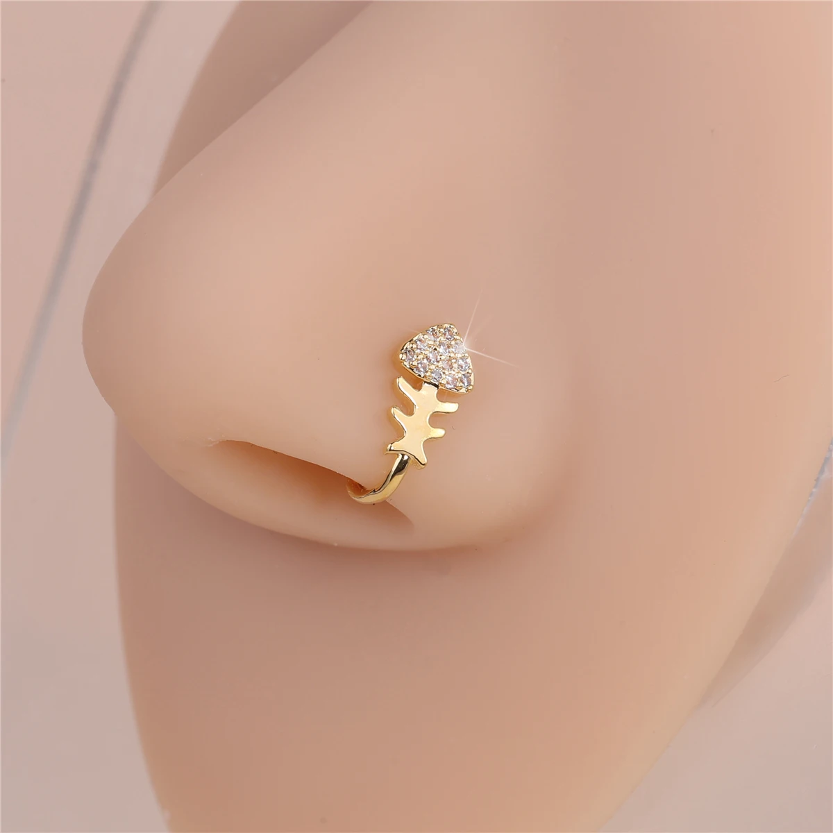 Women'S Gold Nose Ring Inlaid With White Zircon Fishbone Shaped U-Shaped Clip Bendable Non-Perforated Nose Ornament Gift Party