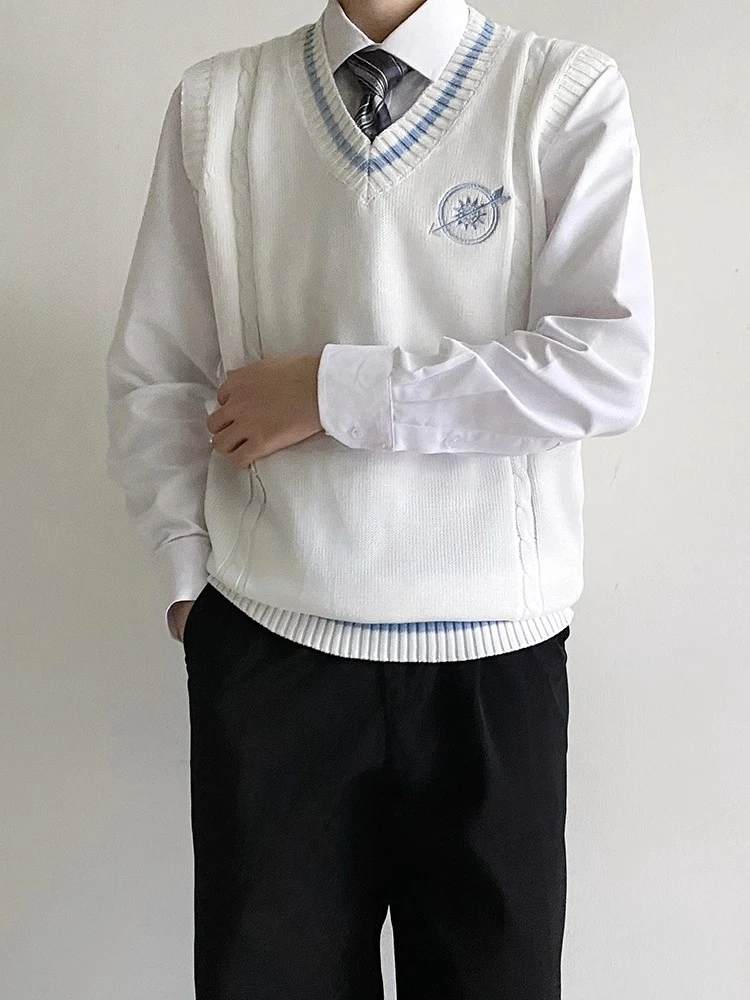 2025 Spring and Autumn New Japanese Style Men's Uniform V-neck Knitted Color-blocking College British Style White Loose Vest