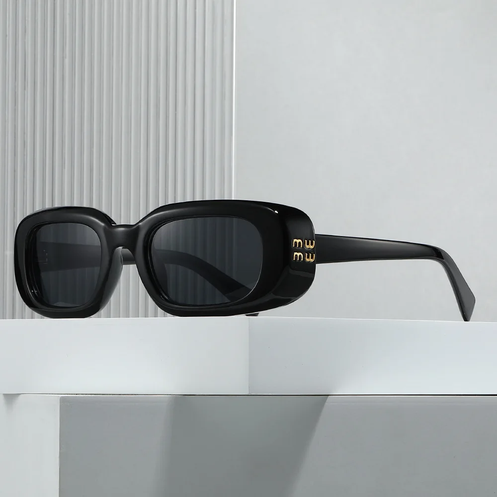 Gafas de Sol Vintage para Mujer con Letras Metálicas en la Patilla, Protección UV, Diseño Delgado, para Calle, Aire Libre, Playa, Moda