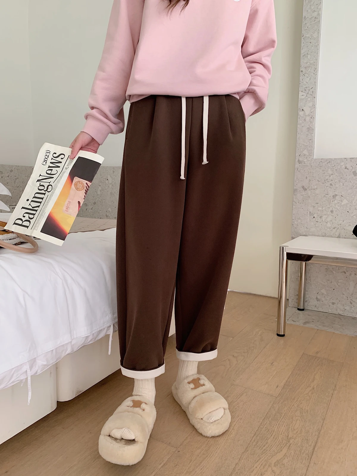 

Женские утепленные брюки-шаровары на флисе, укороченные, осенне-зимние, повседневные, прямого кроя, с завышенной талией, из смесового полиэстера и хлопка