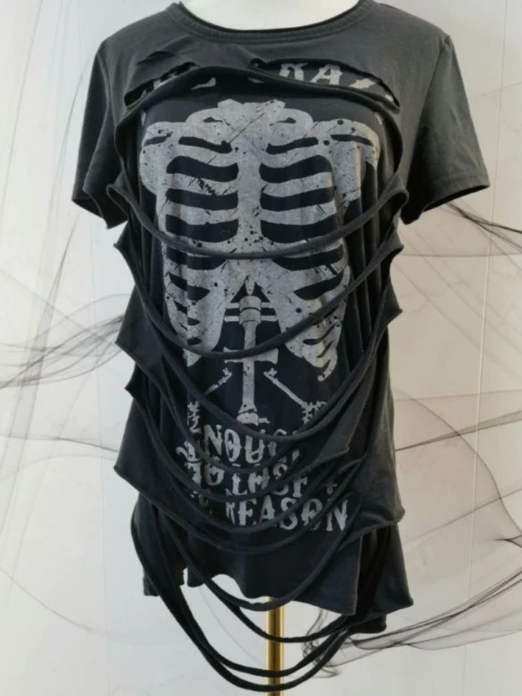 Falso in due pezzi T-shirt da donna Streetwear Hip Hop Goth Top Harajuku Grunge Y2k Top Vintage Black Skull Strappato Hollow Tees 2024