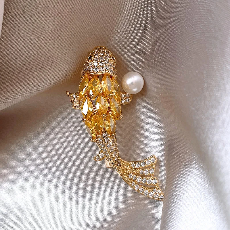 Exquisite Luxury Pearl Goldfish Brooches For Women Girls Trendy Cute Goldfish Brooch Suit Pins Clothing Accessories Gifts