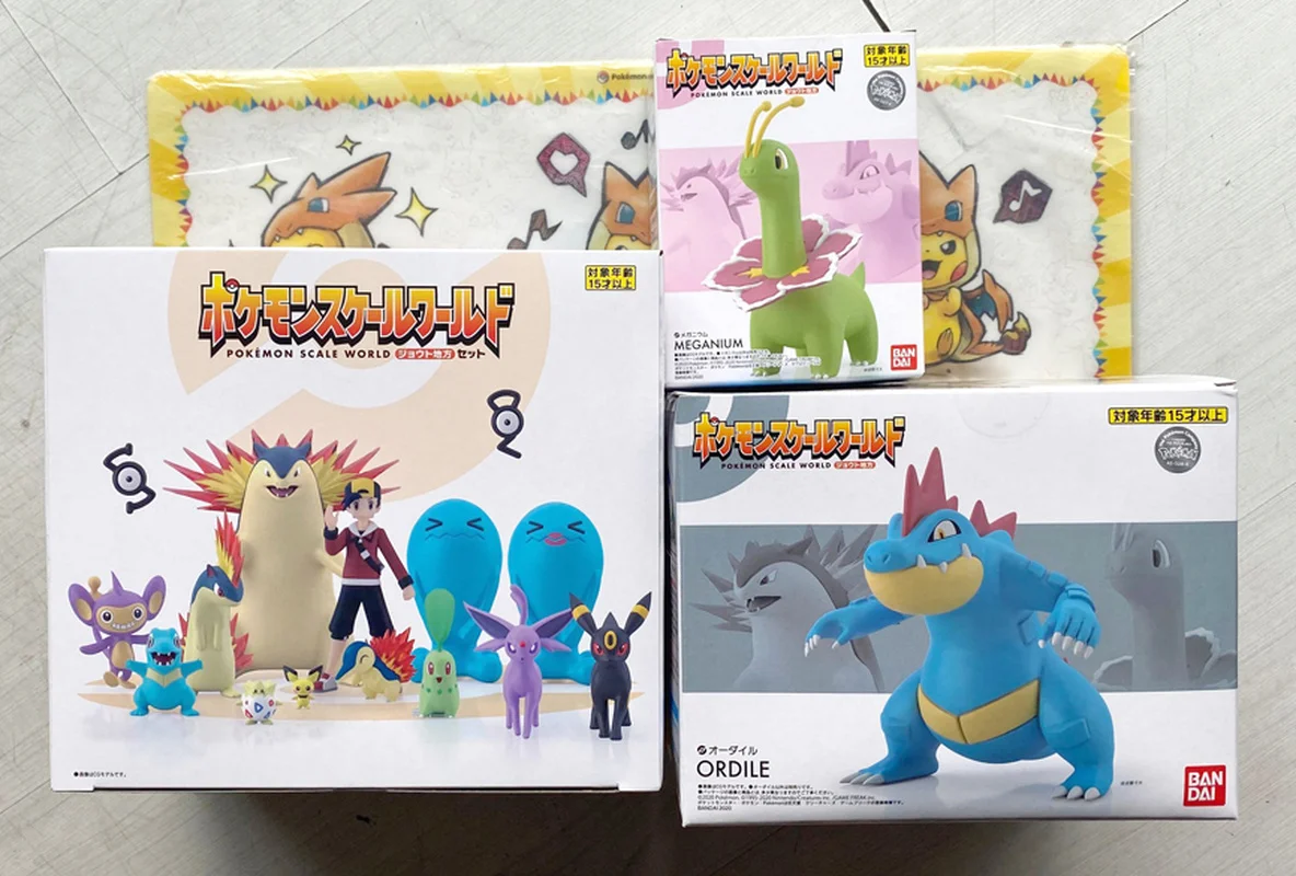 Bandai Original Scale World Pokemon Johto Region Gold Typhlosion Wobbuffet Totodile Togepi Pichu Anime Figure For Gift Toys