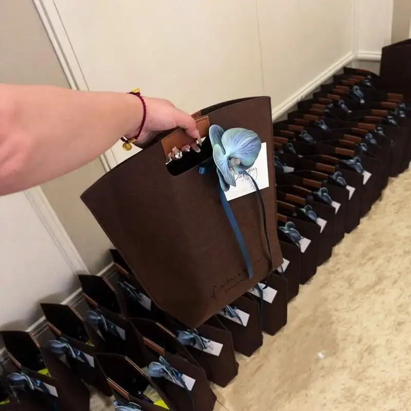borsa-in-feltro-per-confezioni-regalo-da-matrimonio-ideale-per-il-testimone-e-la-damigella-scatola-regalo-per-damigelle-spose-testimoni-articoli-per-il-matrimonio